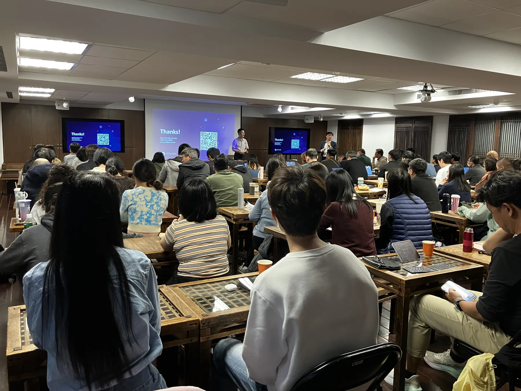 企業向け AI 研修の教室の様子